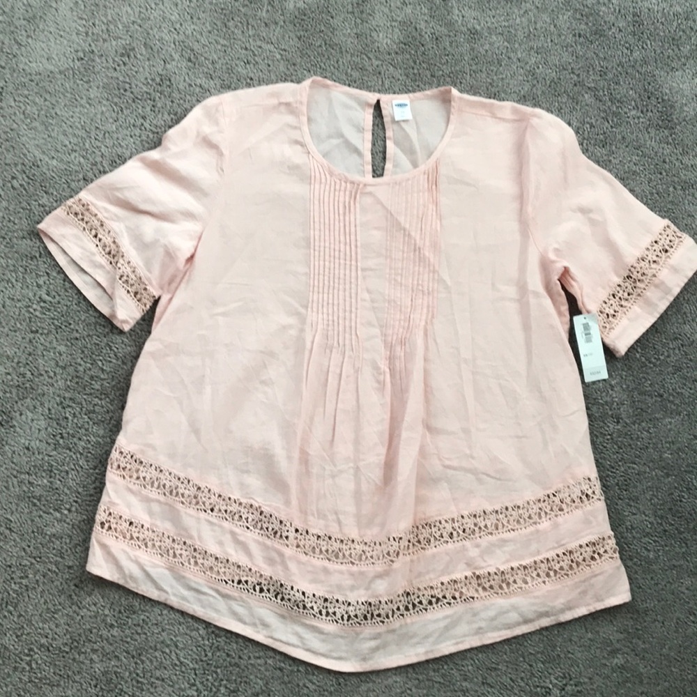 XS Old Navy NWT Light Pink top!